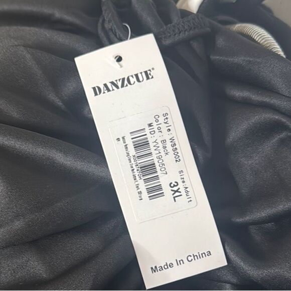 Black Long Sleeve Cocktail Romper with Crew Neck - Picture 9 of 10